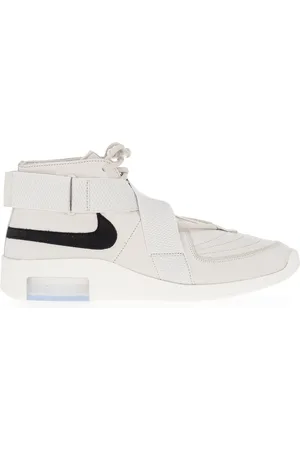 Nike Sneakers met gekruiste bandjes