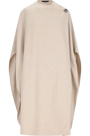 THE GARMENT Oversized mantel