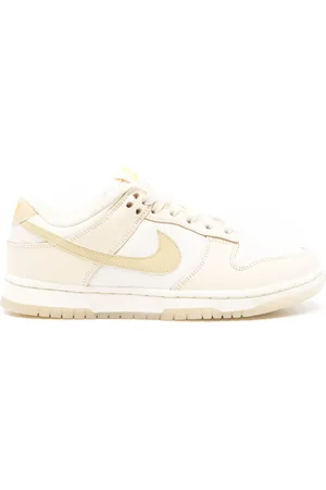 Nike Dunk Low sneakers