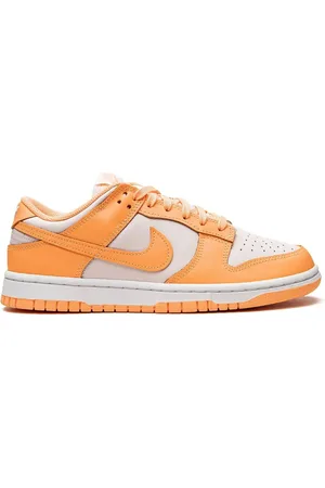 Nike Dunk Low sneakers