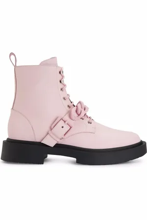 Giuseppe Zanotti Adric enkellaarzen met ketting afwerking