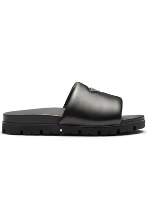Prada Slippers met logoplakkaat