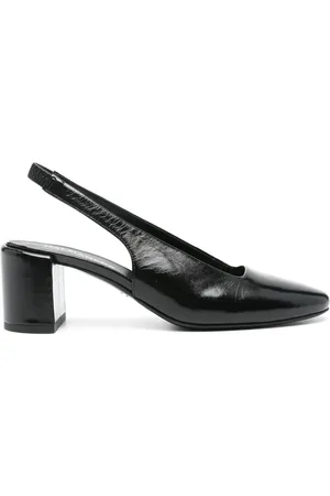 HALMANERA Bali pumps met logoplakkaat