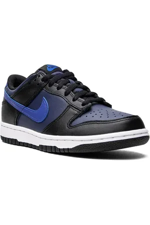 Nike Dunk Low sneakers