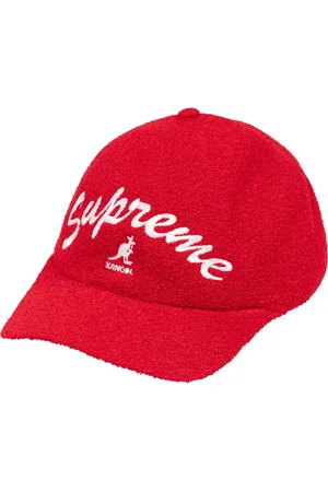 Supreme X Kangol Bermuda pet