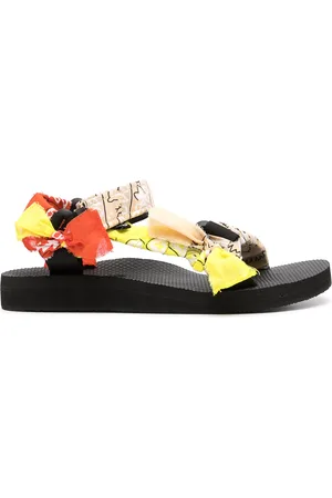 Arizona Love Trekky sandalen met bandanaprint