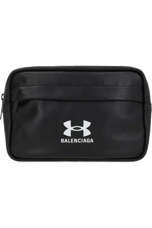 Balenciaga X Under Armour toilettas
