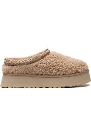 UGG Tazz Maxi Curly "Sand" slippers