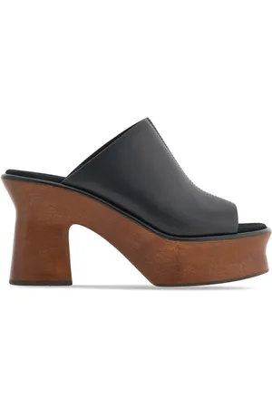 Salvatore Ferragamo Sandalen met sleehak