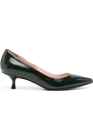 ANNA F. Gelakte pumps