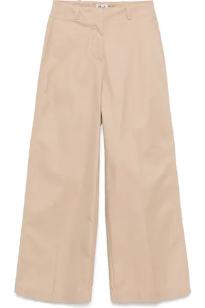 Baum und Pferdgarten Broek met geborduurd logo