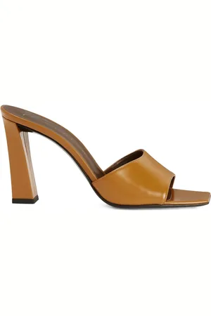 Giuseppe Zanotti Muiltjes met vierkante neus en hak