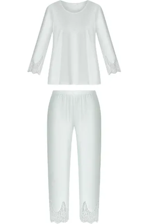Hanro Pyjama met kanten detail