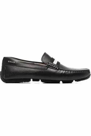 Bally Loafers met gekruiste bandjes