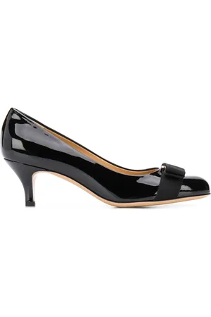 Salvatore Ferragamo Vara pumps met strik