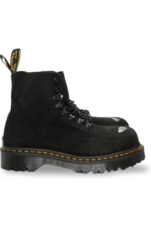 Dr. Martens Suede lace
