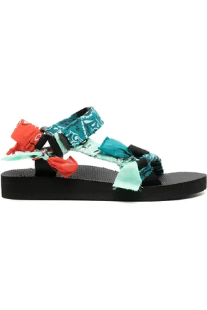 Arizona Love Trekky sandalen met bandanaprint
