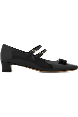 Salvatore Ferragamo Vara lakleren pumps met dubbele bandjes