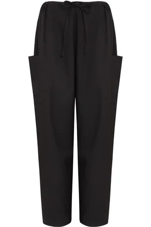 Uma Raquel Davidowicz Broek met oversized zak en trekkoord