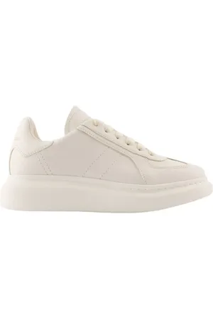 Alexander McQueen Low-Top Sneakers - Oversized Sneakers - Leather - White in