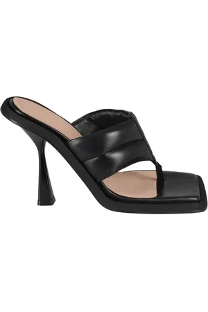 ANDREADAMO Slippers & Mules - Square Toe Padded Thong Mules In Black Leather in
