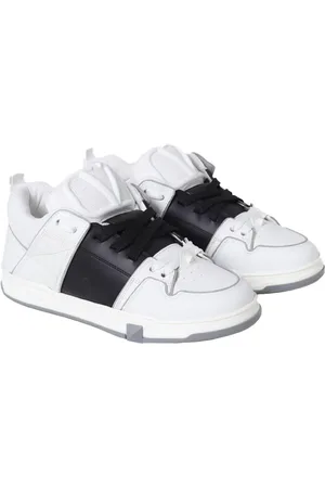VALENTINO GARAVANI Low-Top Sneakers - Logo Detailed Block Snekars In Black in