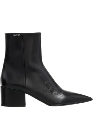 Prada Enkellaarzen - Leather Ankle Boots in