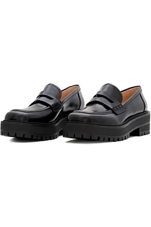 Gianvito Rossi Leather Loafer in