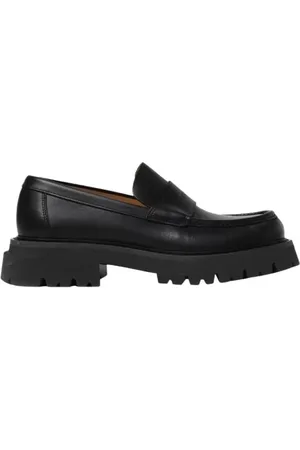 Salvatore Ferragamo Loafers - Fergal Loafers In Black in