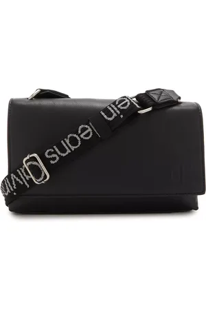 Calvin Klein Crossbody bags - Ultralight Umhängetasche in