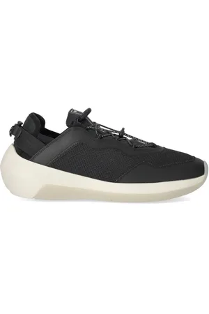 Emporio Armani Low-Top Sneakers - Travel Essential Black Sneaker in