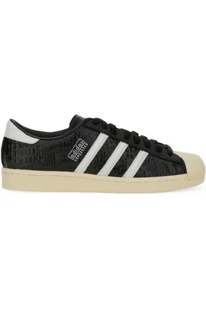 adidas Low-Top Sneakers - Superstar Vintage Sneaker in