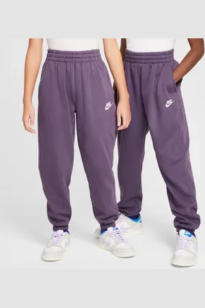Nike Club Unisex Broeken - Paars - Maat: 122 - 128 CM - Foot Locker