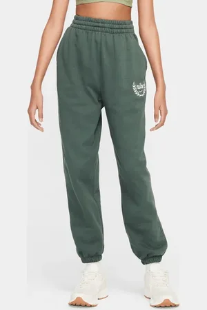 Nike Club Unisex Broeken - Groen - Maat: 128 - 137 CM - Foot Locker