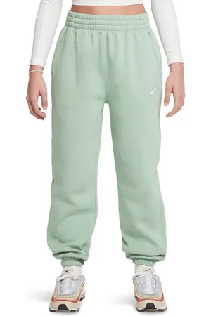 Nike Club Unisex Broeken - Groen - Maat: 122 - 128 CM - Foot Locker