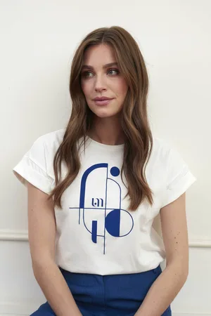 lofty manner T-shirt Milu