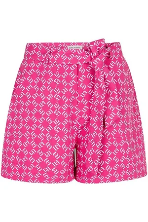 lofty manner Short Mosi