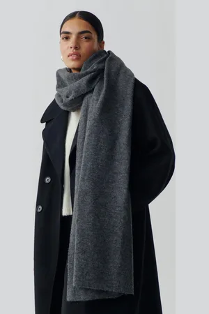 Gina Tricot Soft knitted scarf