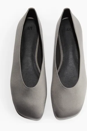 H&M Satijnen ballerina‘s