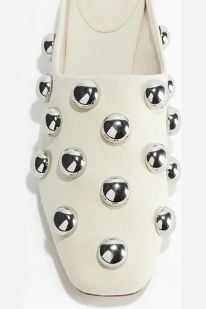 H&M Slip-ins met decoraties