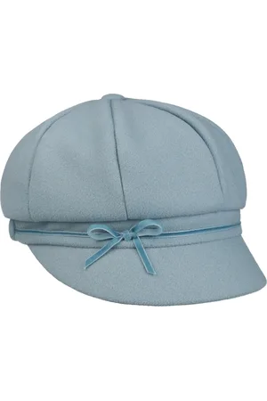 bedacht Fleece Newsboy Pet met Strikje by