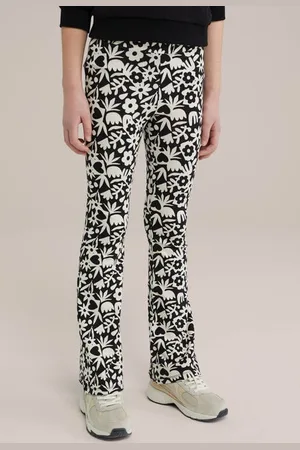WE Fashion Flared broek zwart/wit Meisjes Viscose All over print