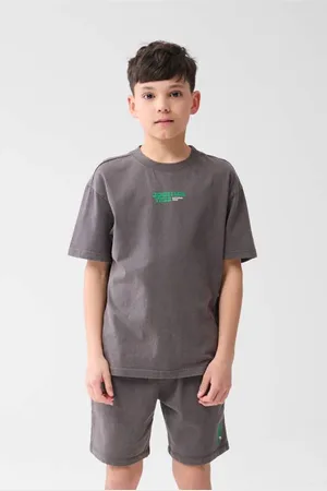 SHOEBY T