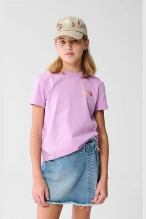 SHOEBY T