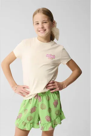 SHOEBY T