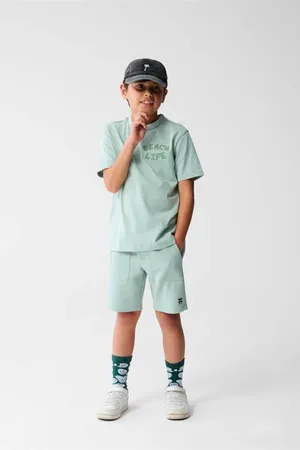 SHOEBY T