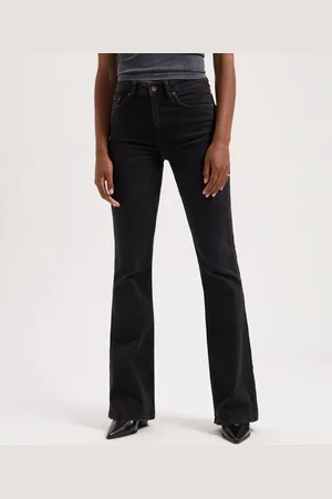 Kuyichi Lisette Flare Worn In Black - Duurzame Flared Jeans - - Maat 25 / 32 - 91% Organic Cotton, 7% T400 Eco-Made, 2% Elastane