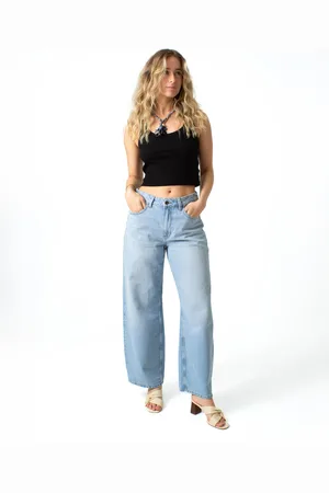 Kuyichi Lucy Loose Light Blue - Duurzame Mom Jeans - - Maat 24 / 28 - 70% Organic Cotton, 30% Recycled Cotton