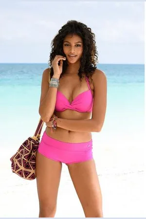 QS by s.Oliver Push-upbikinitop Spain in wikkellook
