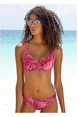 Lascana Bikinibroekje Coal met mix van motieven van palmen en strepen